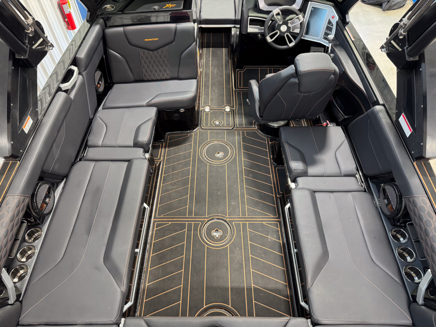 2023 MasterCraft XT24
