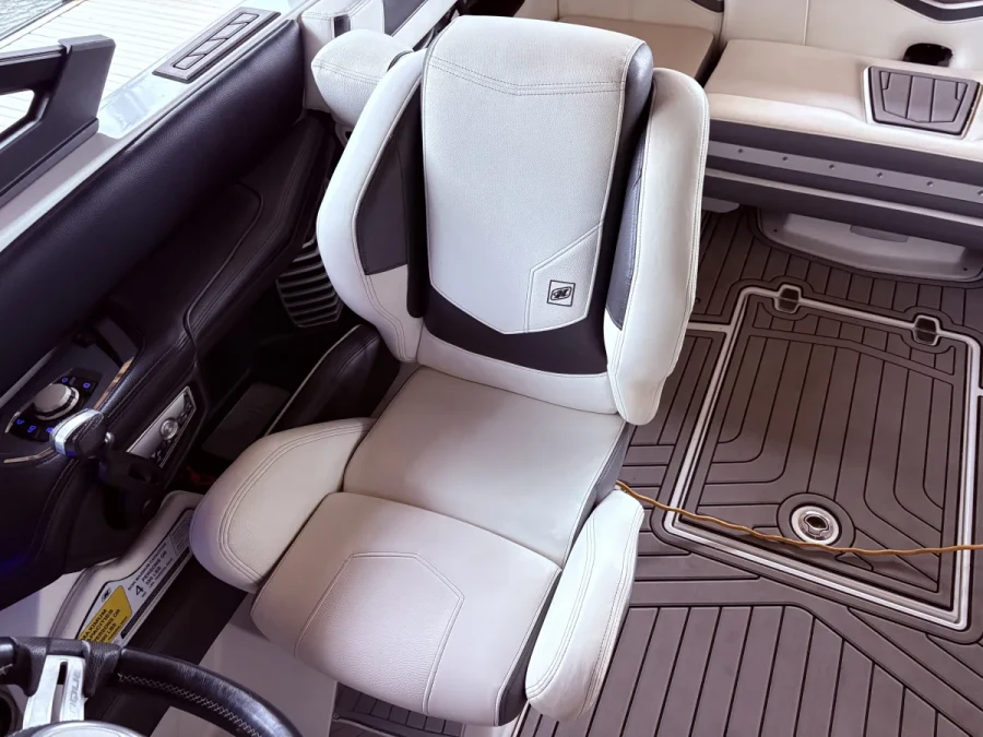 2020-nautique-g21-123336-image2.webp