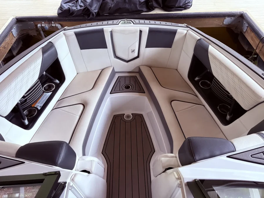 2020-nautique-g21-123336-image3.webp