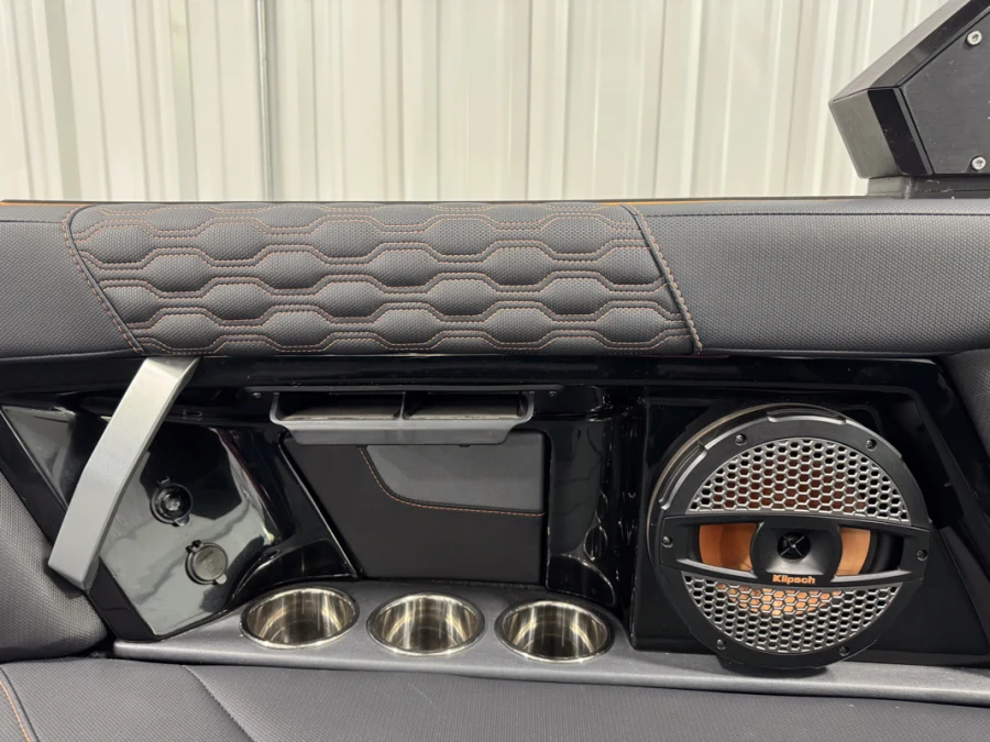 2023-mastercraft-xt24-141959-image28
