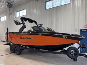 2023-mastercraft-xt24-141959-image2