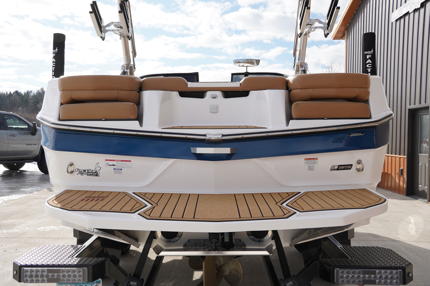 2022 MasterCraft XT22