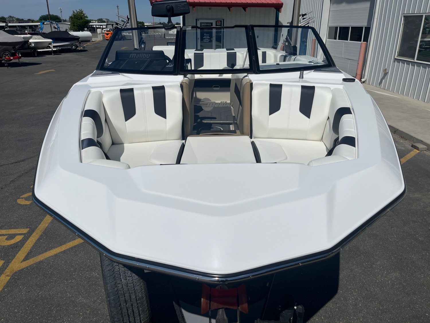 2025 Malibu Boats 21 LX