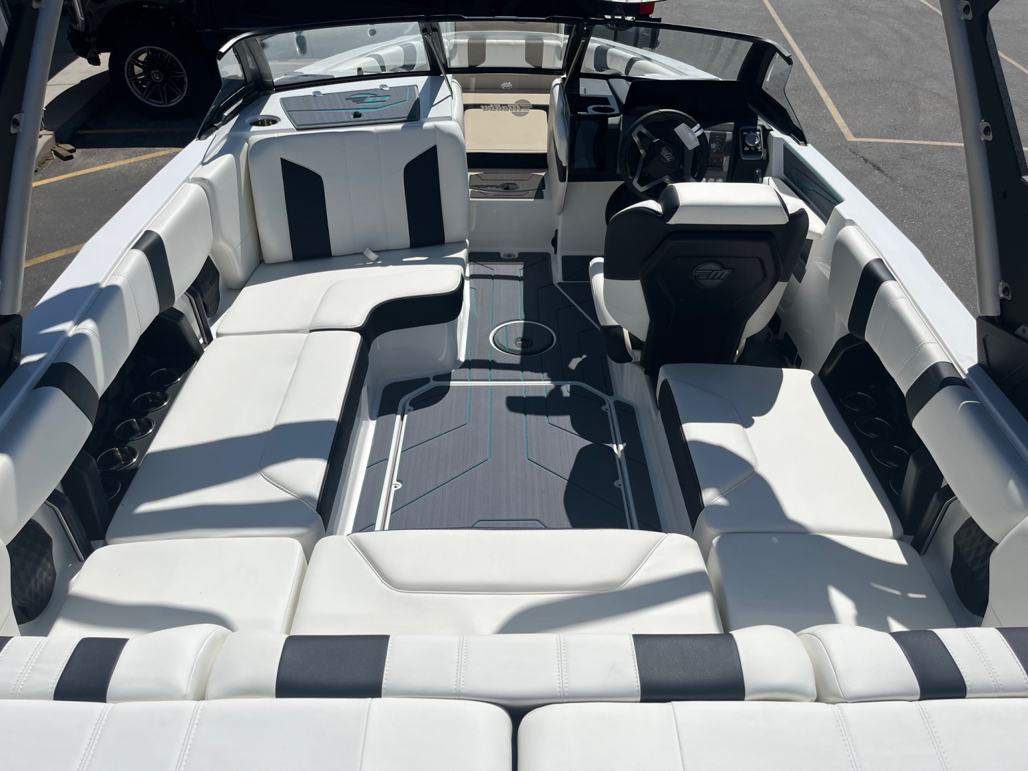 2025 Malibu Boats 21 LX