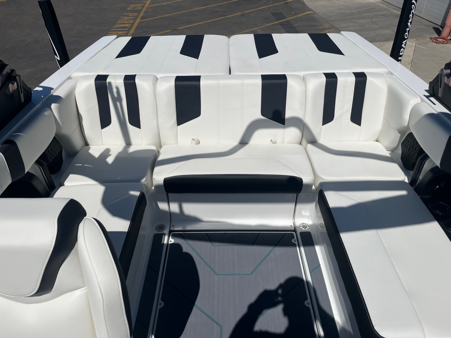 2025 Malibu Boats 21 LX