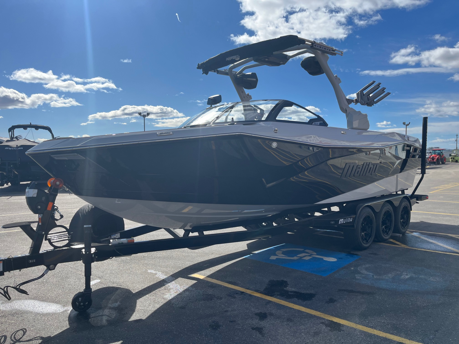 2025 Malibu Boats 26 LSV