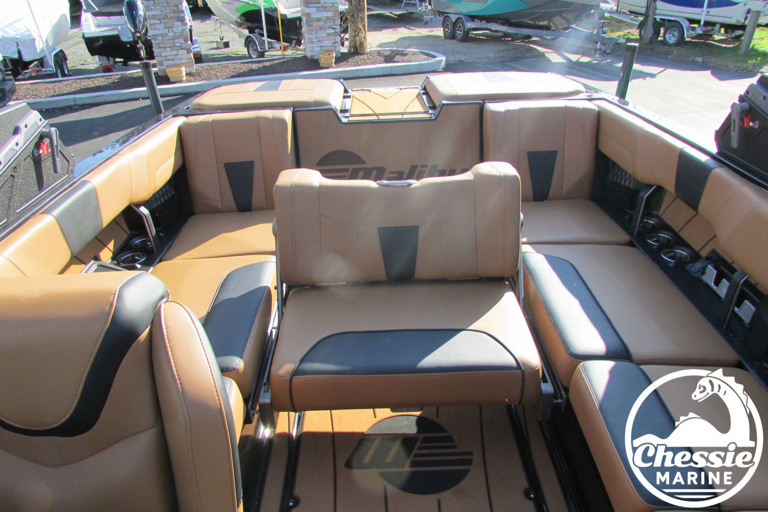 2022 Malibu 23 LSV