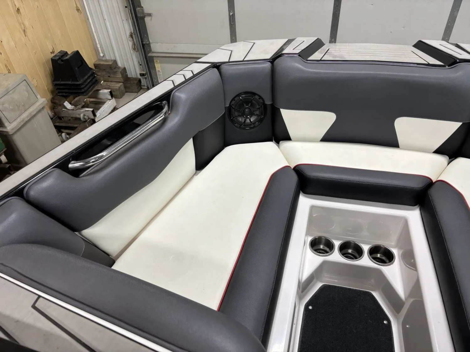 2019 MOOMBA HELIX