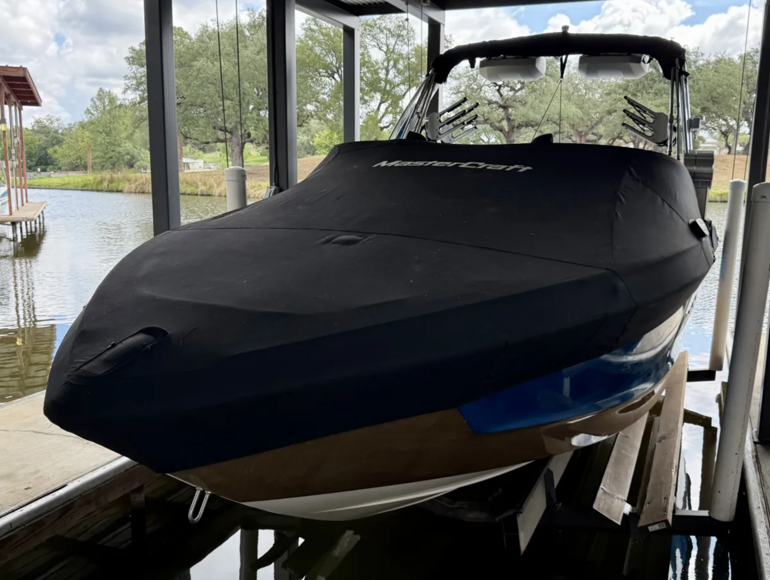2022 MasterCraft XT23 w/trailer