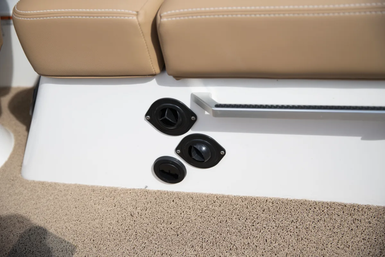 2022 MasterCraft XT22 | 122 Hours | SurfStar | Dry Stored | Loaded!