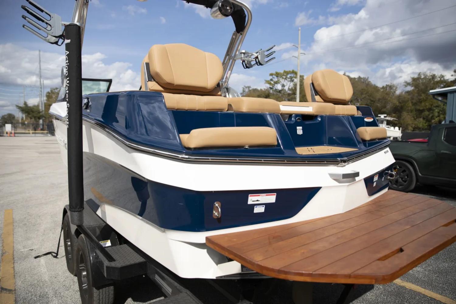 2022 MasterCraft XT22 | 122 Hours | SurfStar | Dry Stored | Loaded!