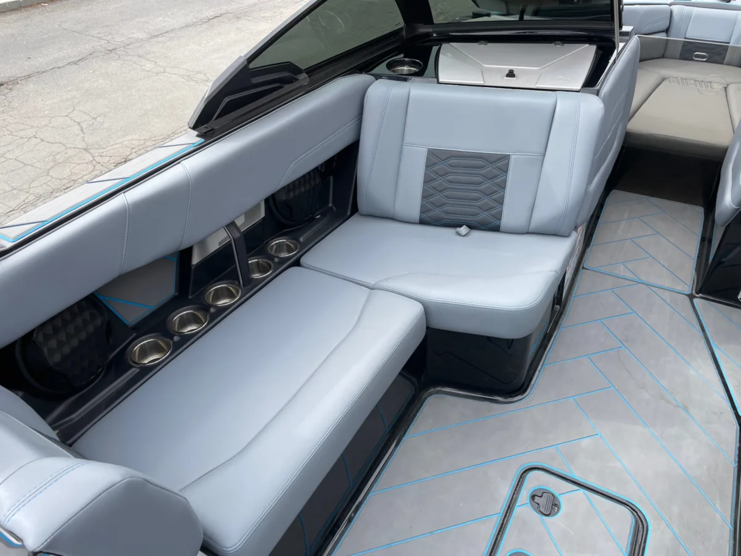 2024 Malibu 26LSV W/LT4 SuperCharged Power Plant.  Only 92 HOURS.