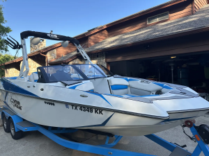 2019 Axis Boats A24 for sale in Shady Shores, Texas