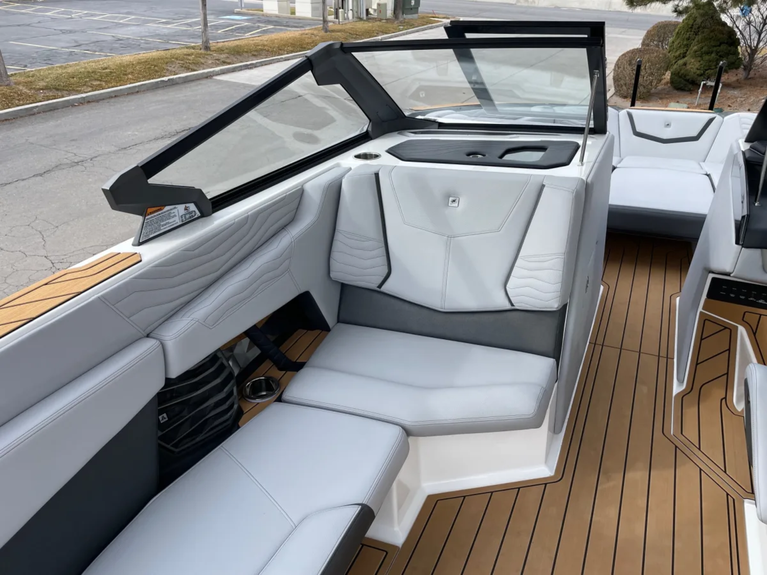 2025 NAUTIQUE G25 W/ZZ8S 630HP SUPERCHARGED POWER PLANT.  ONLY 20 HOURS!