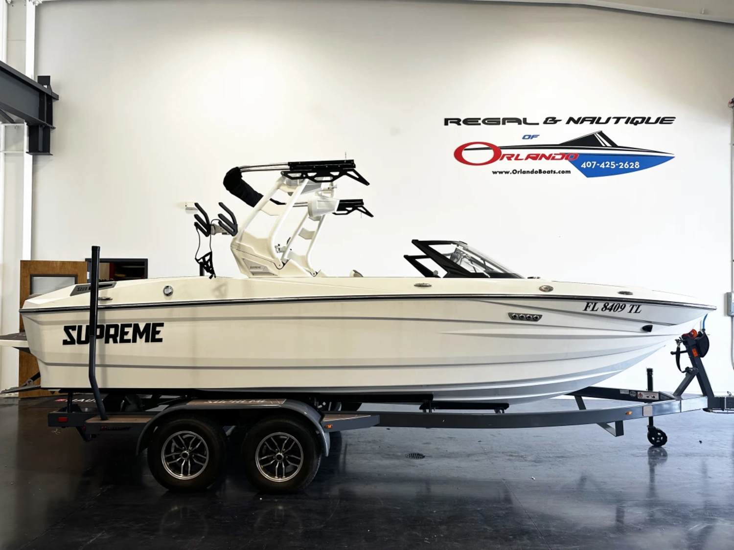 2023 Supreme S220