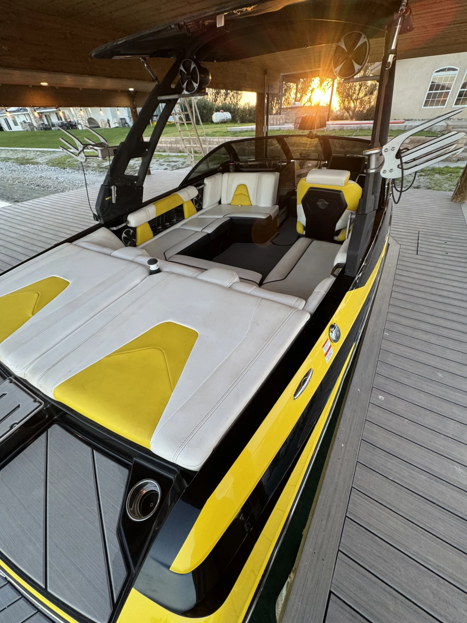 2019 Malibu Boats Wakesetter VLX
