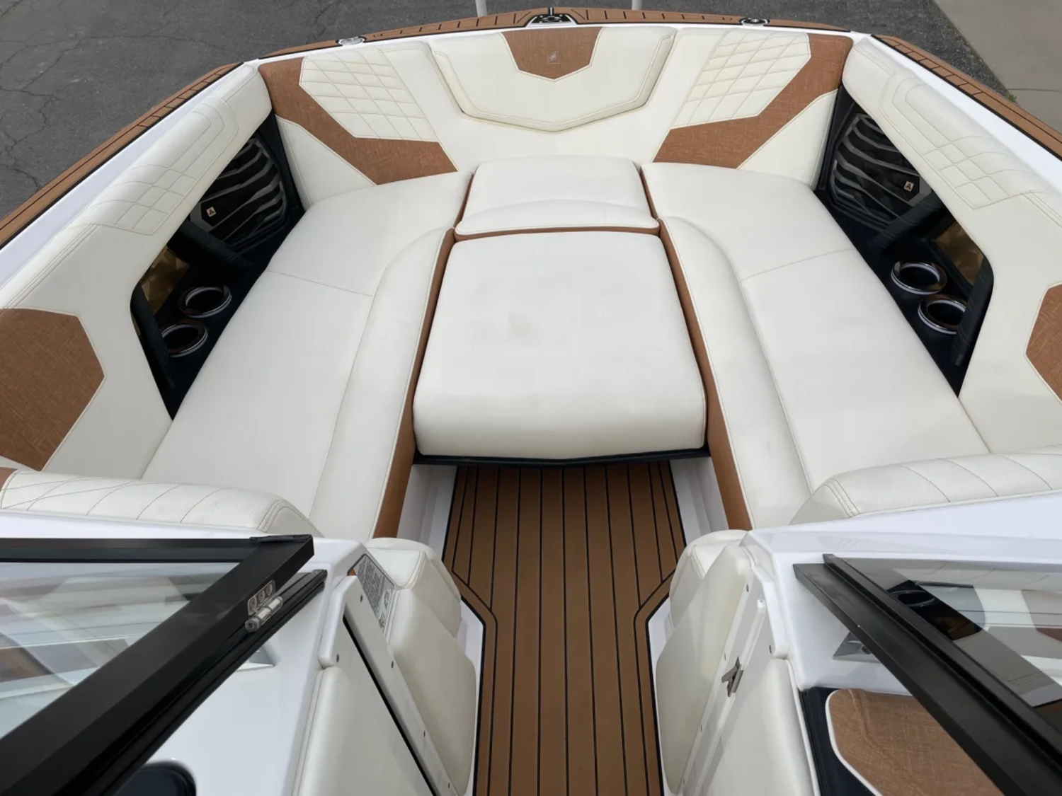 2021 Nautique G25 W/ZZ8 600HP SuperCharged Power Plant. Only 109 HOURS!