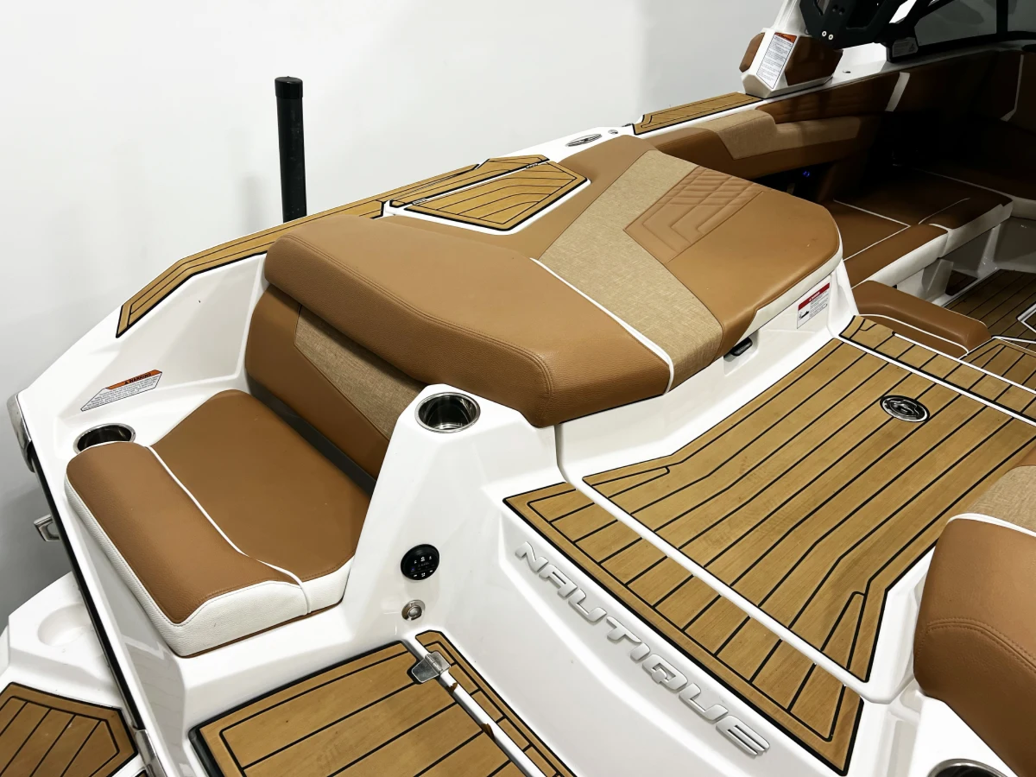 2022 Nautique G23