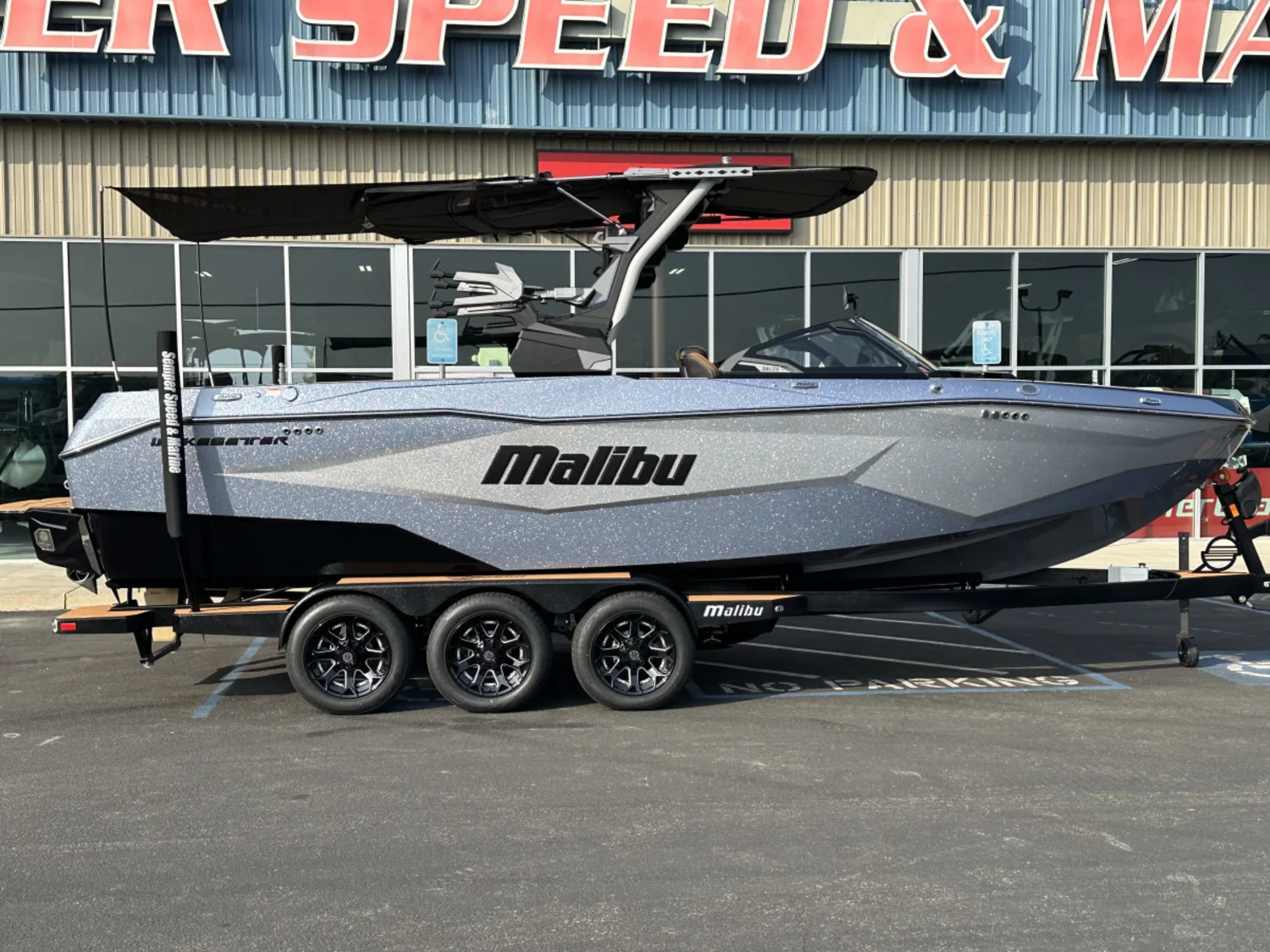 2026 Malibu 25 LSV