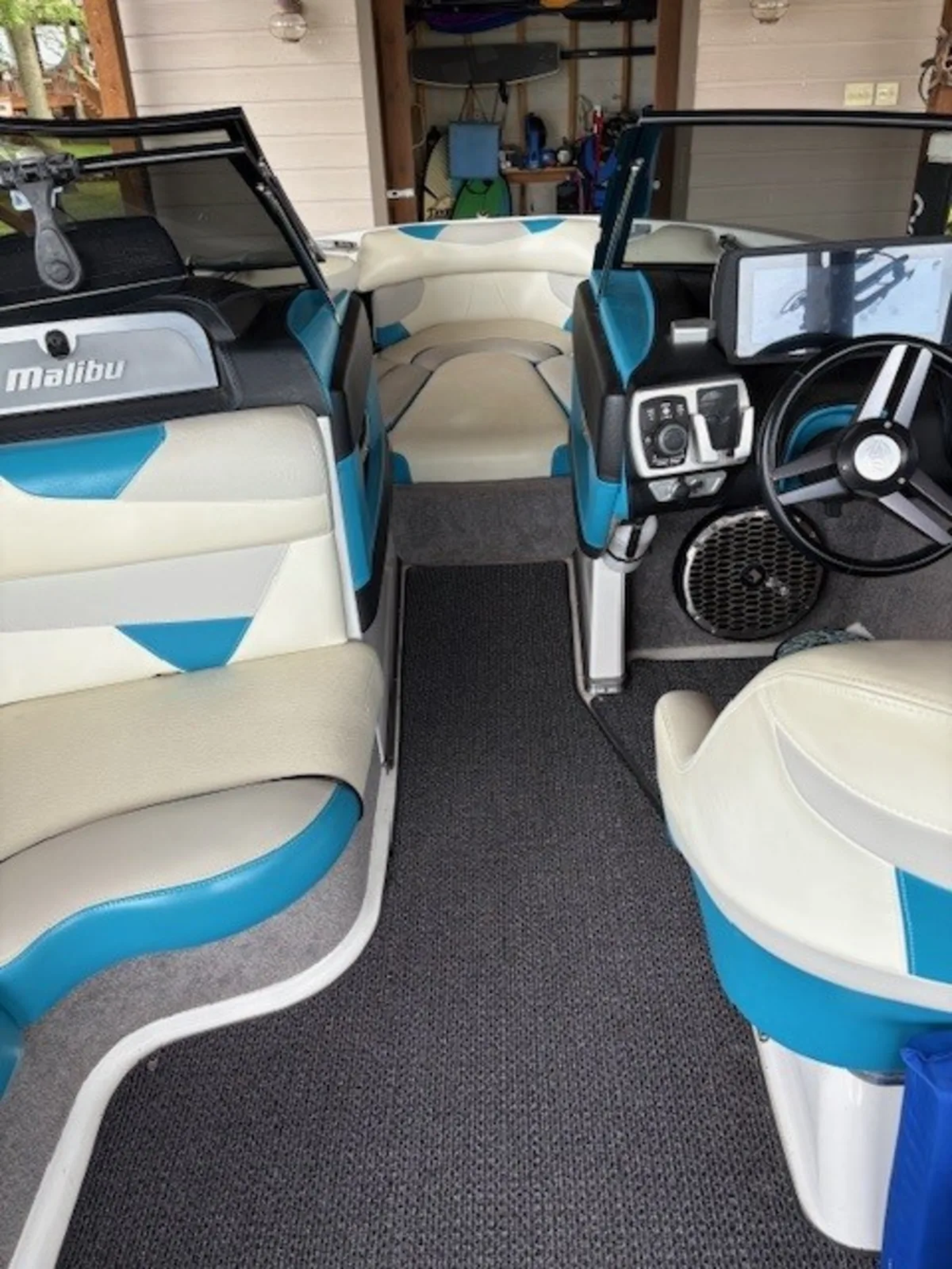 2015 Malibu Boats Wakesetter VLX