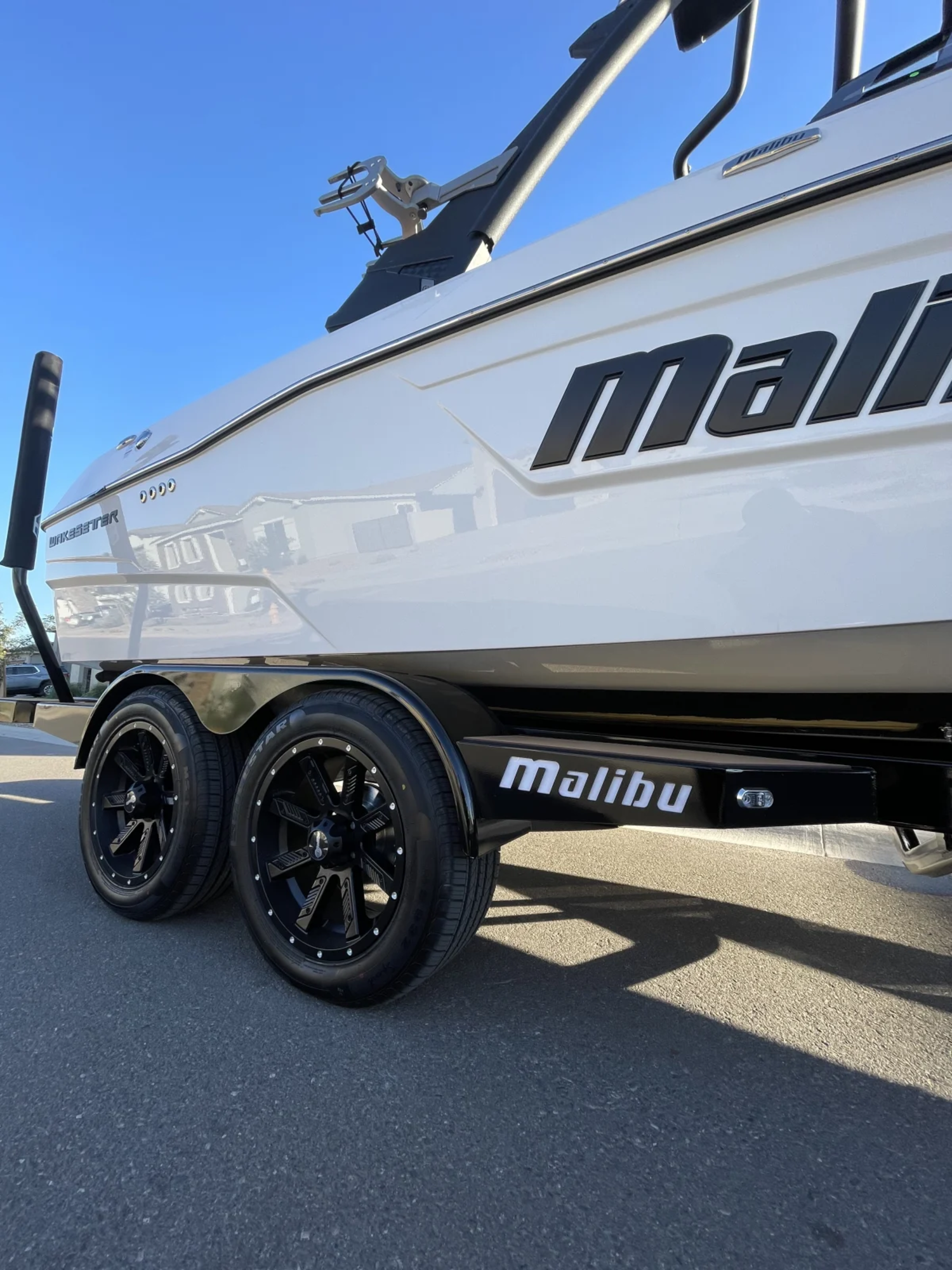 2022 Malibu 23 Lsv 