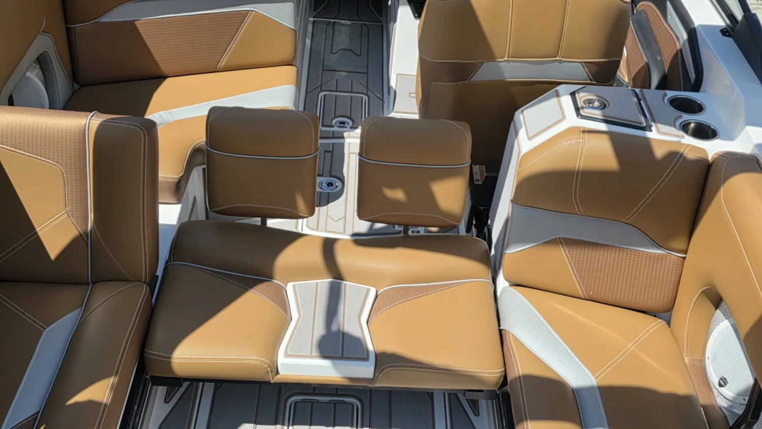 2023 Centurion Boats Ri245