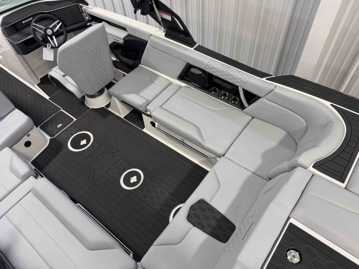 2026 MasterCraft XT24