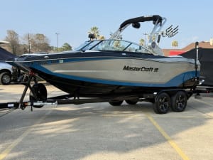 2020-mastercraft-xt22-124021-image1