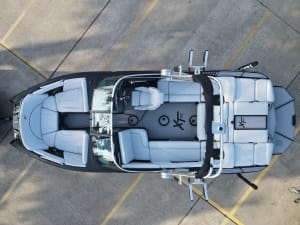 2020-mastercraft-xt22-124021-image3