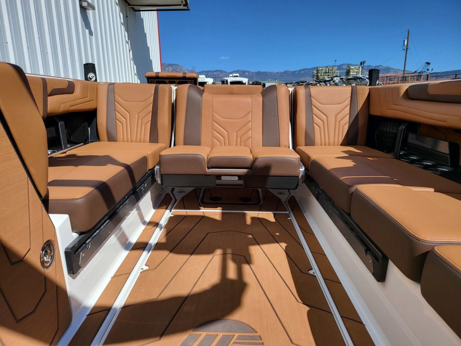 2026 Malibu Boats 25 LSV