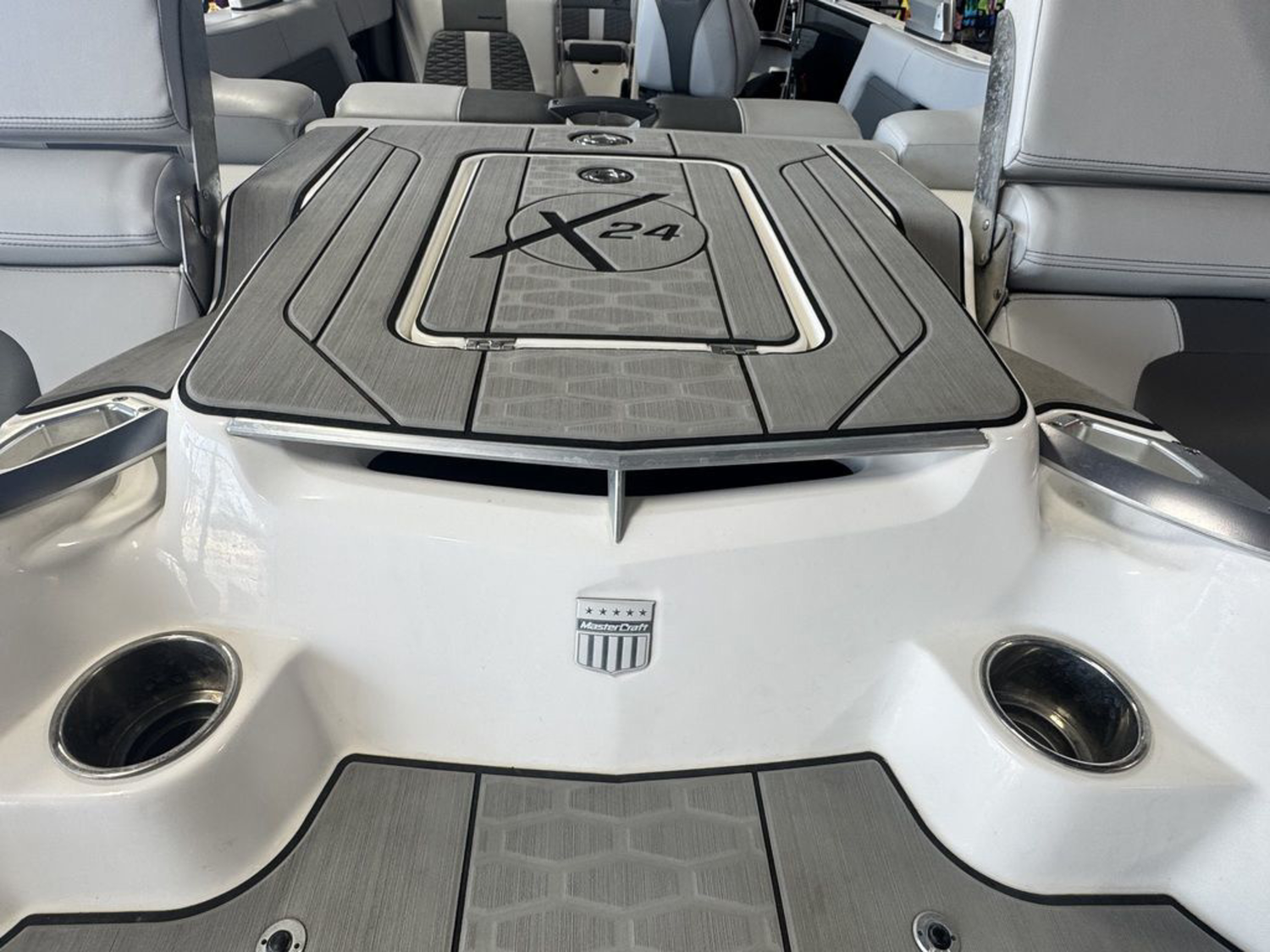 2020 Mastercraft X24