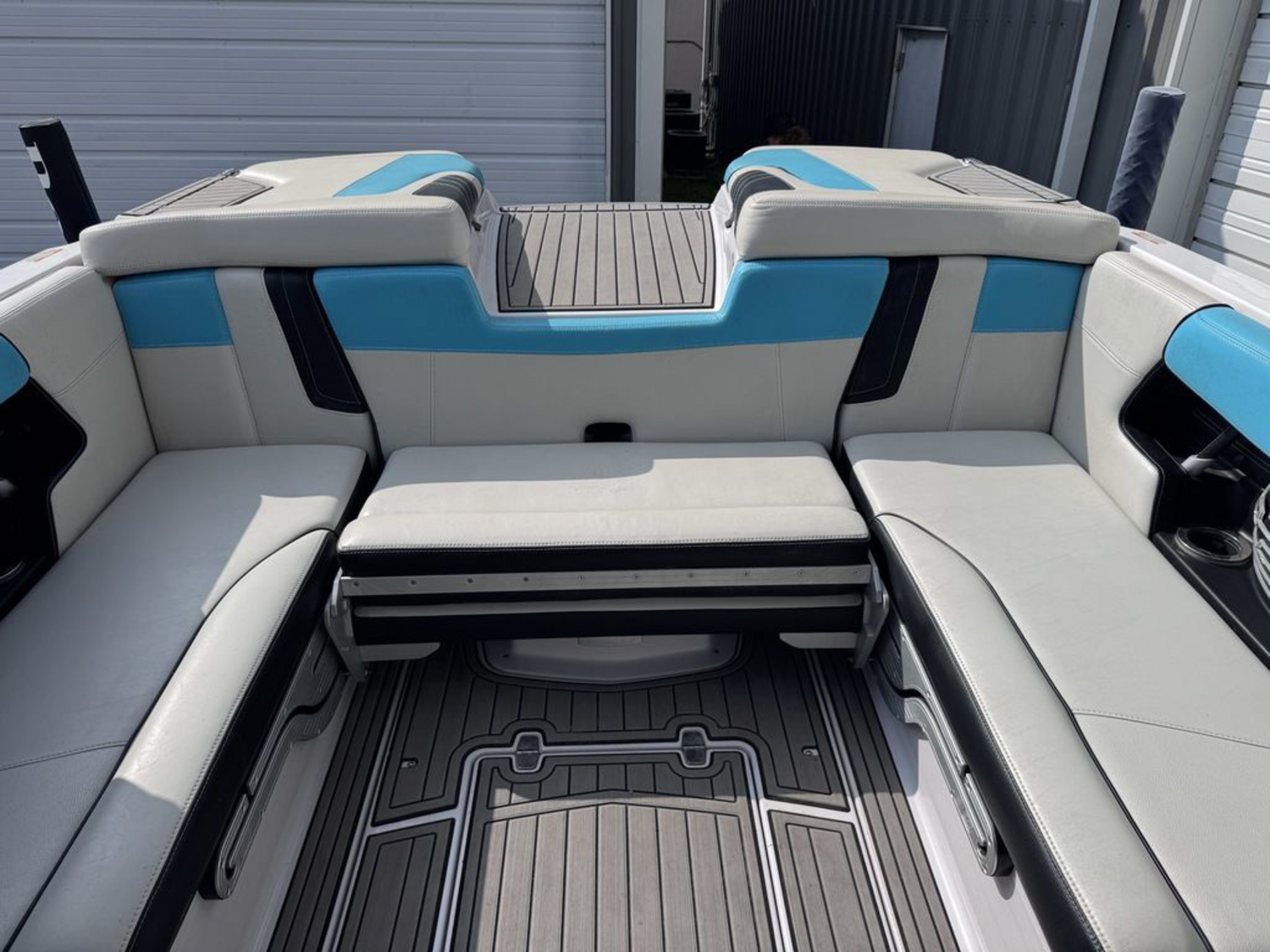 2015 Nautique G23