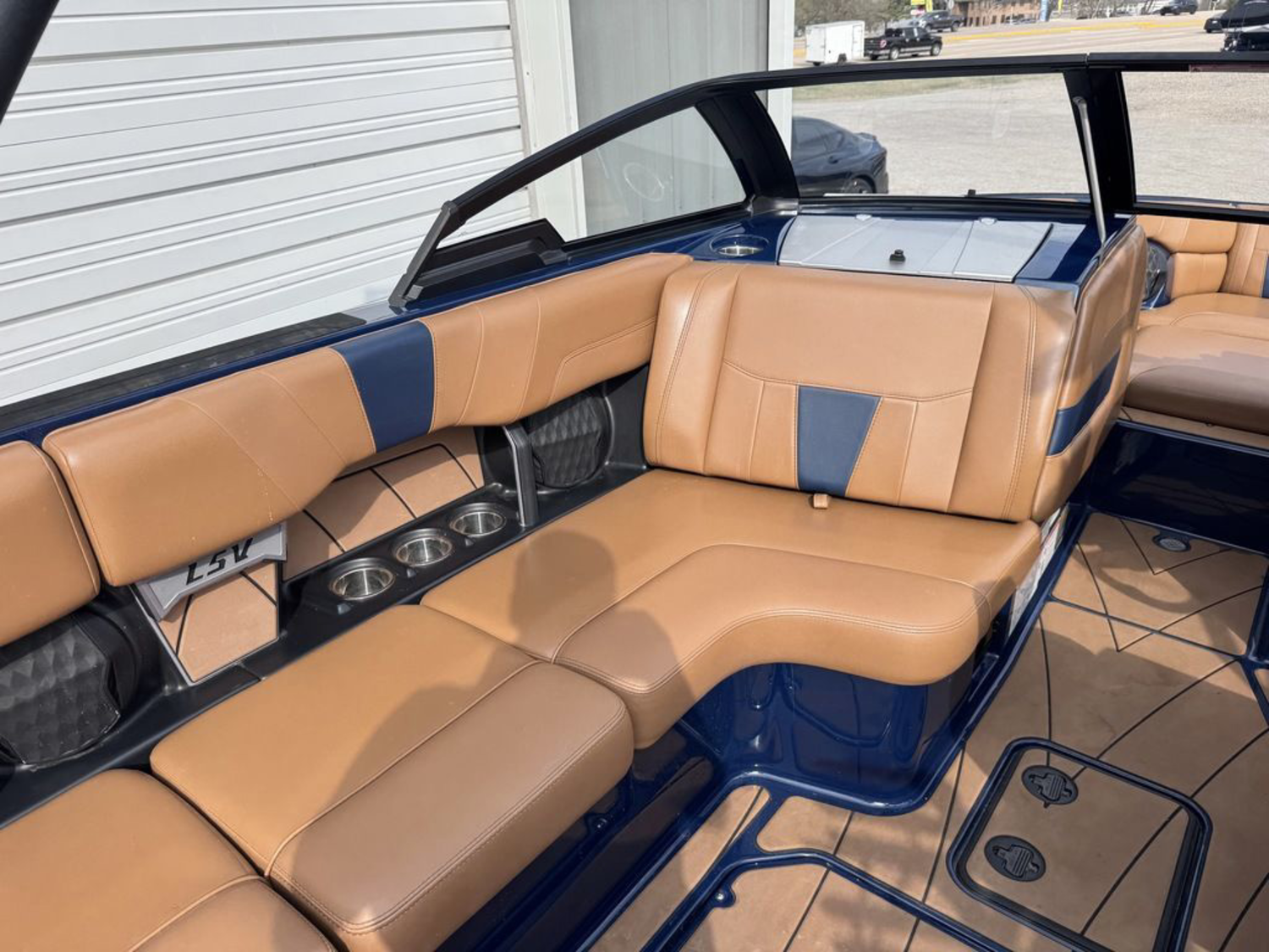 2022 Malibu Boats 23 LSV