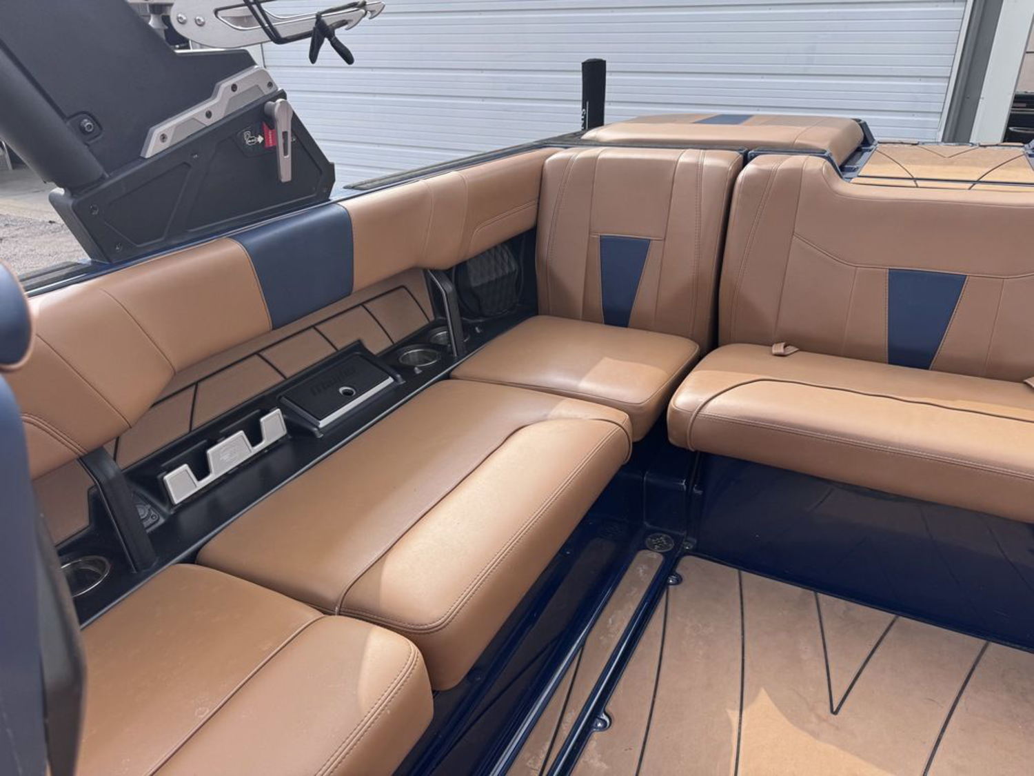 2022 Malibu Boats 23 LSV