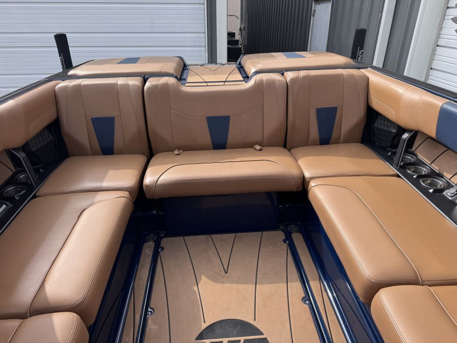 2022 Malibu Boats 23 LSV