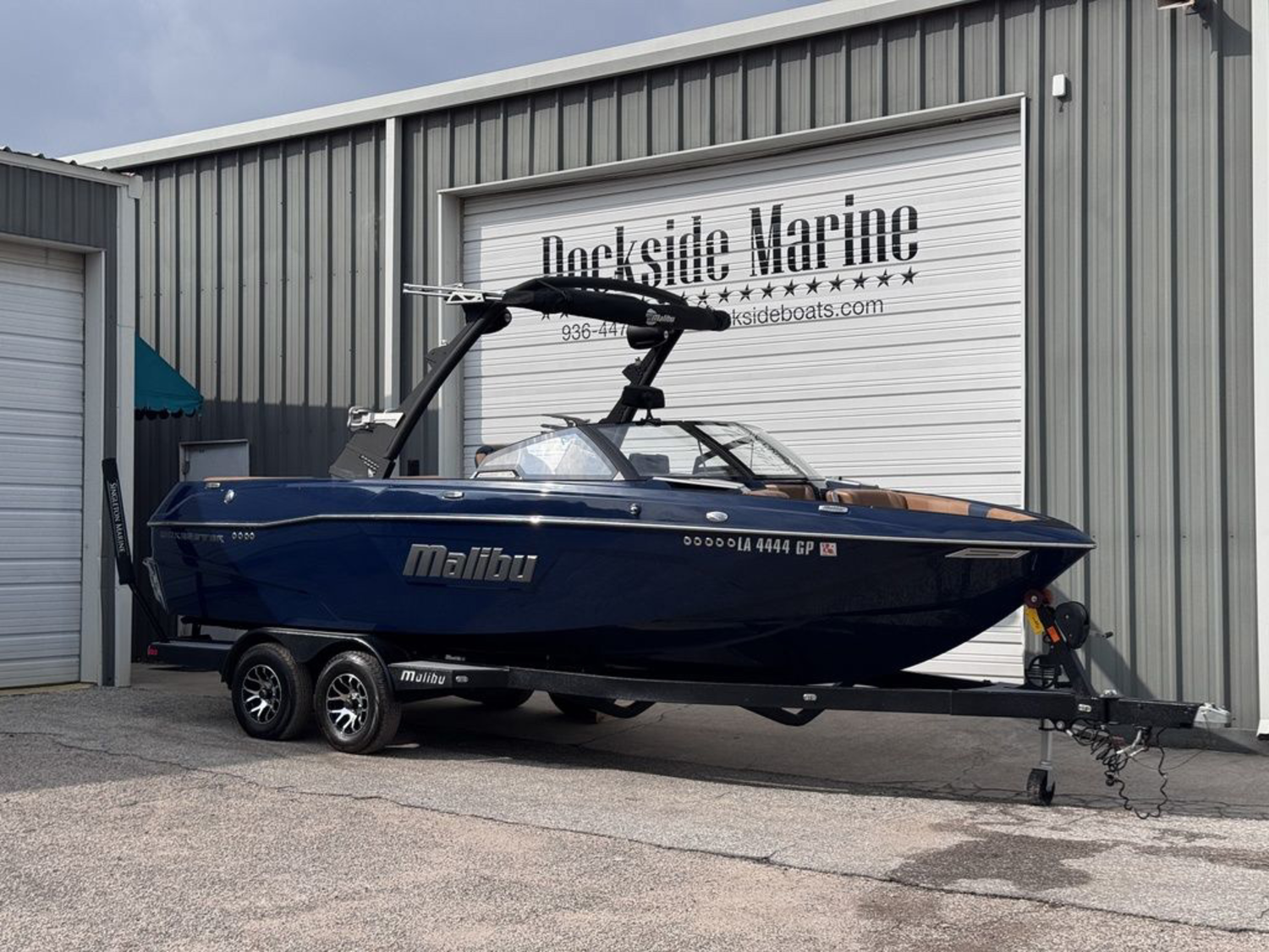 2022 Malibu Boats 23 LSV