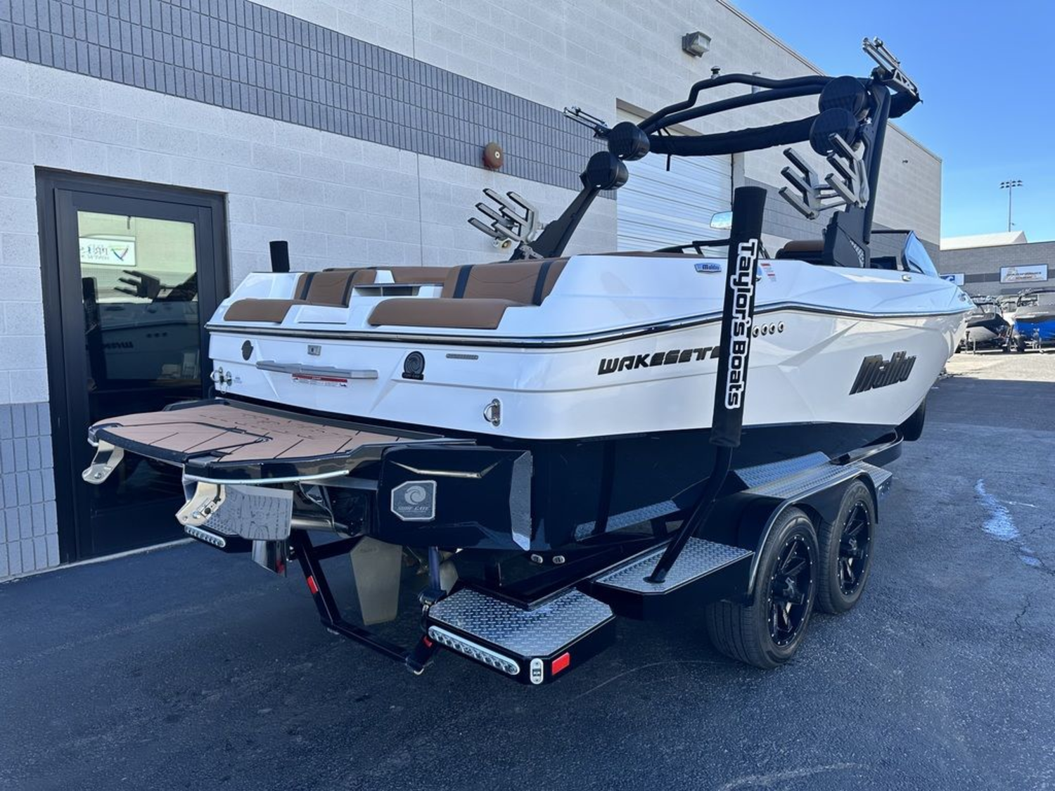 2024 Malibu Boats 23 LSV