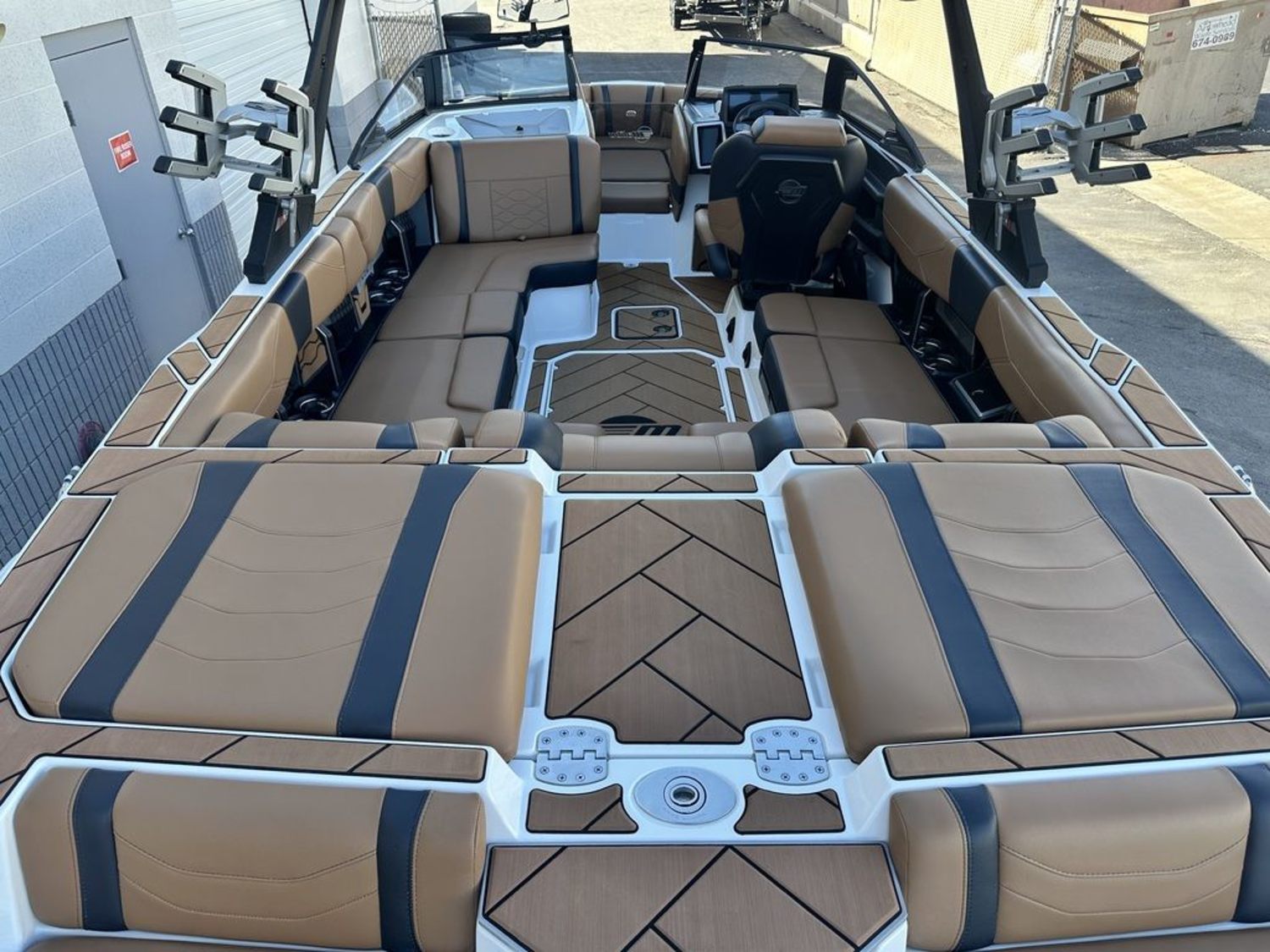 2024 Malibu Boats 23 LSV