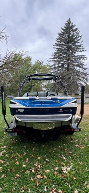 2015 Malibu Boats Wakesetter VTX for sale in Prior Lake, Minnesota