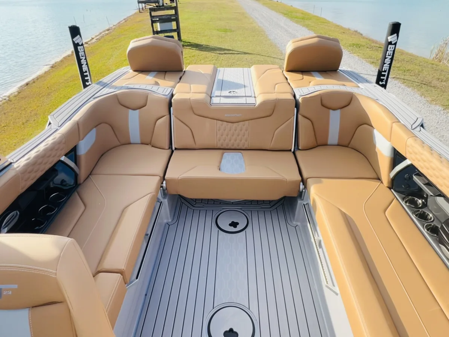 2026 MasterCraft XT23 