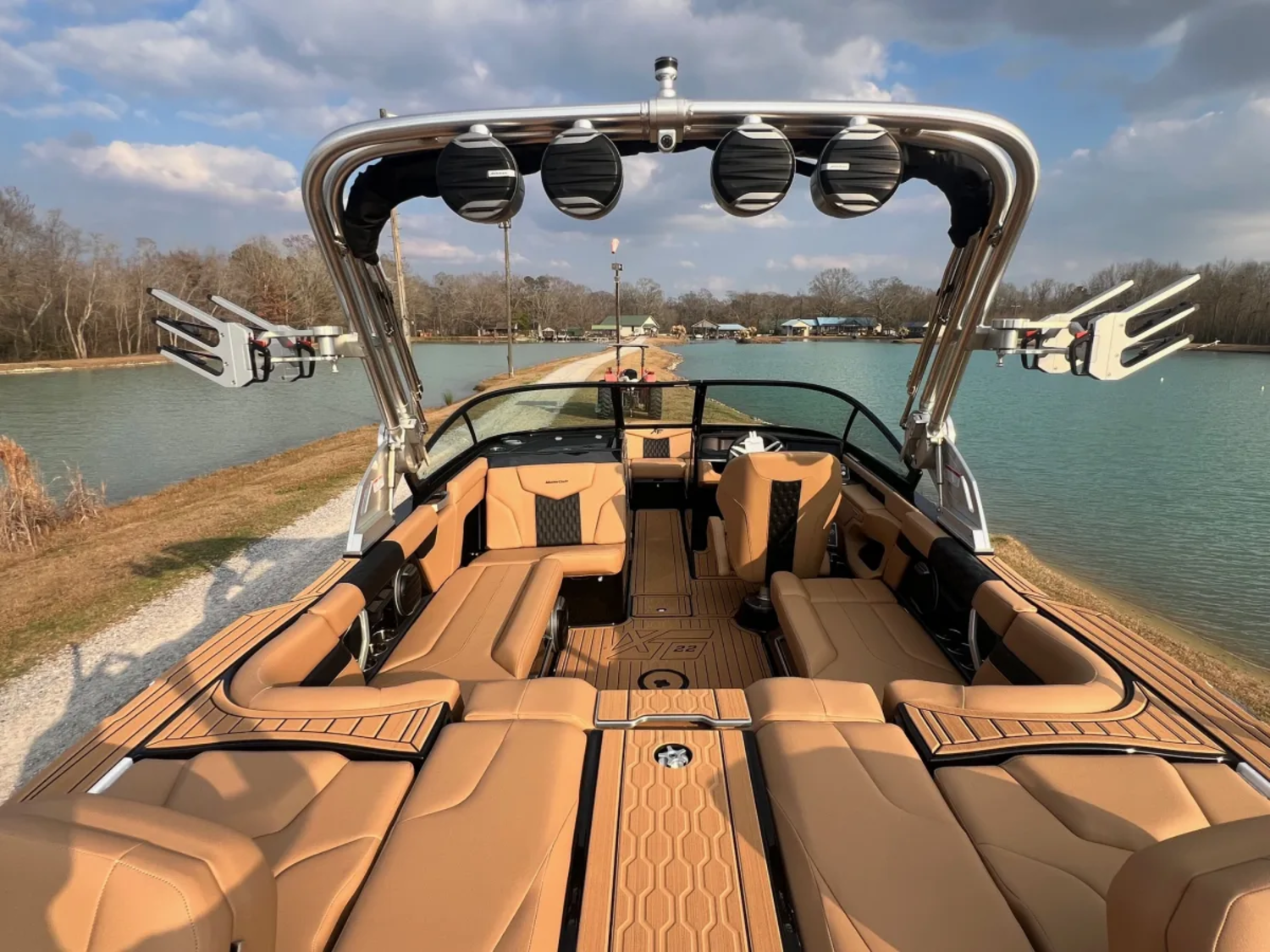 2026 MasterCraft XT22