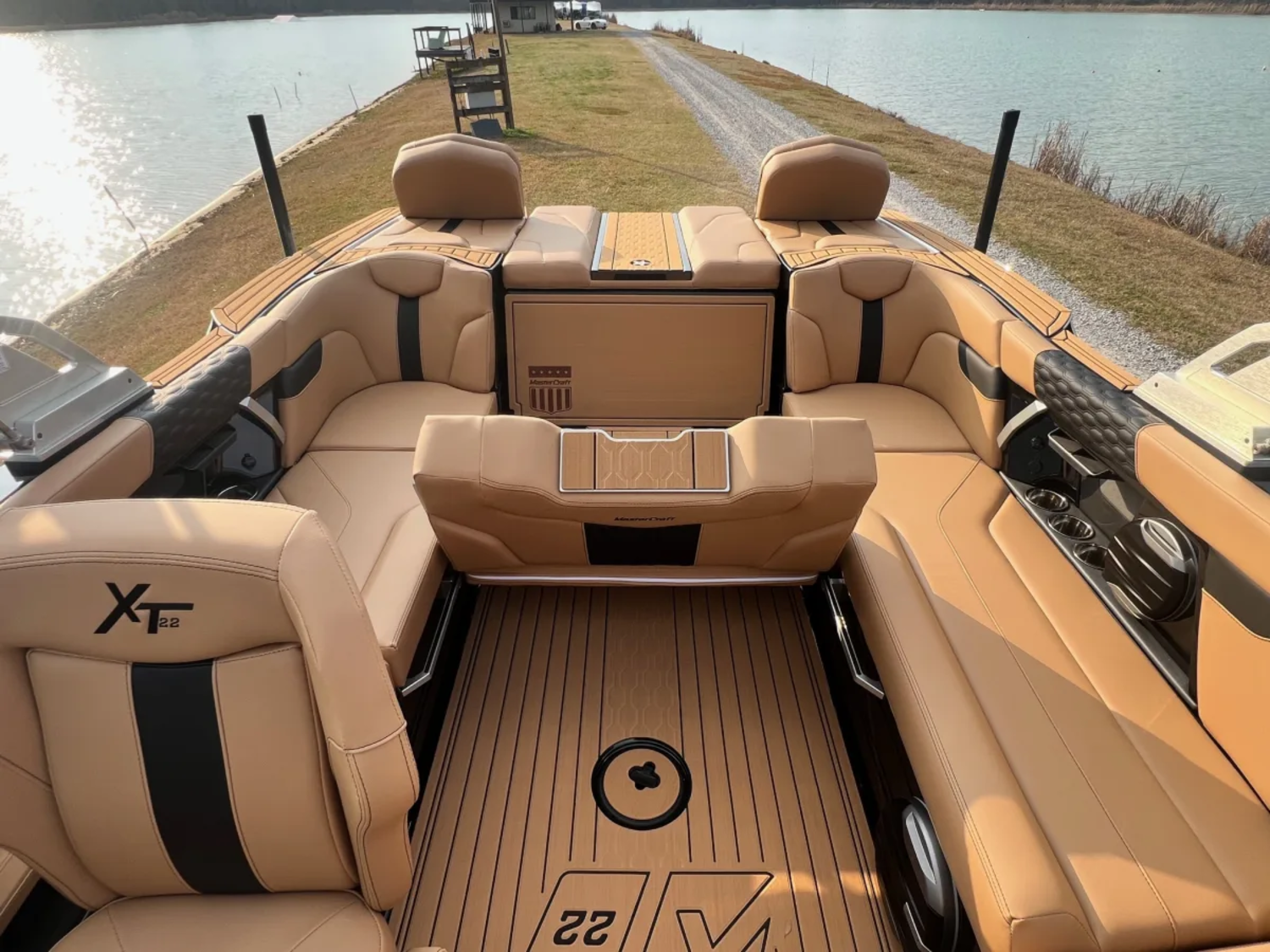 2026 MasterCraft XT22