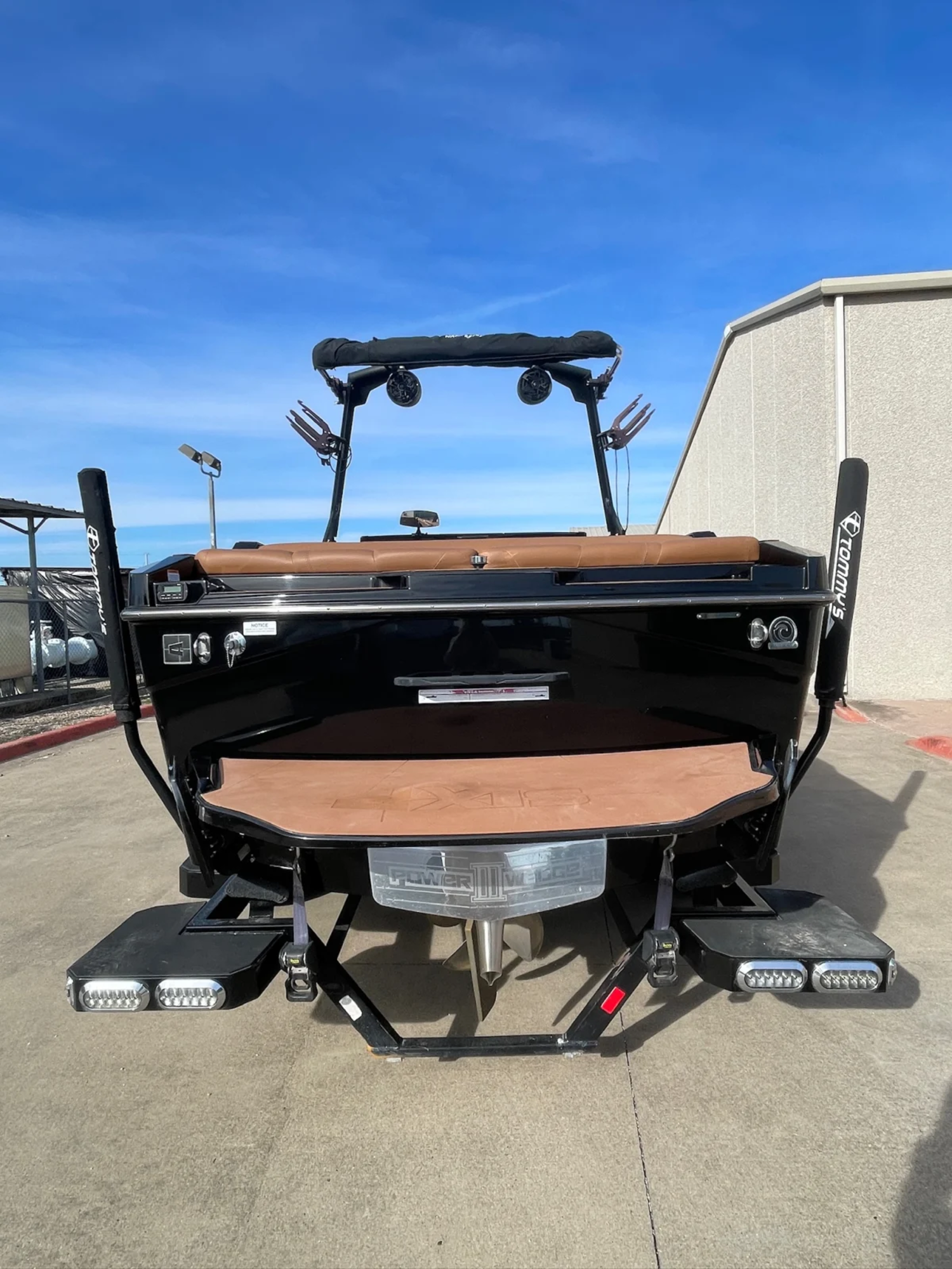 2023 Axis Boats T235