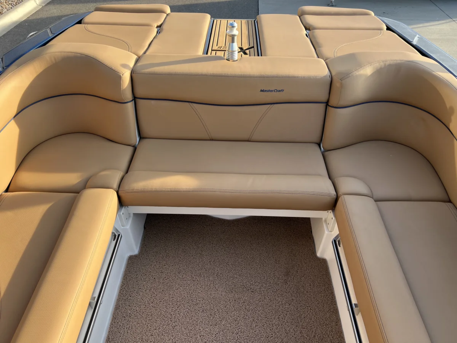 2022 MasterCraft XT25 