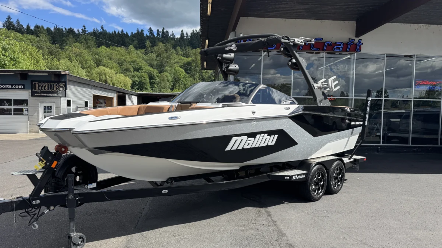 2024 Malibu 23 mxz