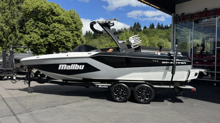 2024-malibu-wakesetter-23-lsv-124150-image4_225358.webp