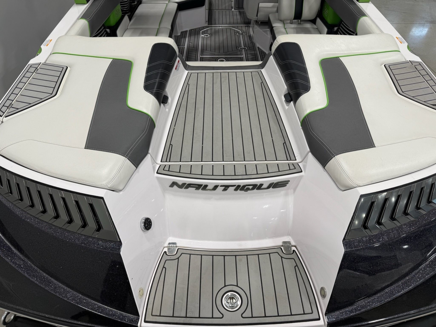 2015 Nautique G23