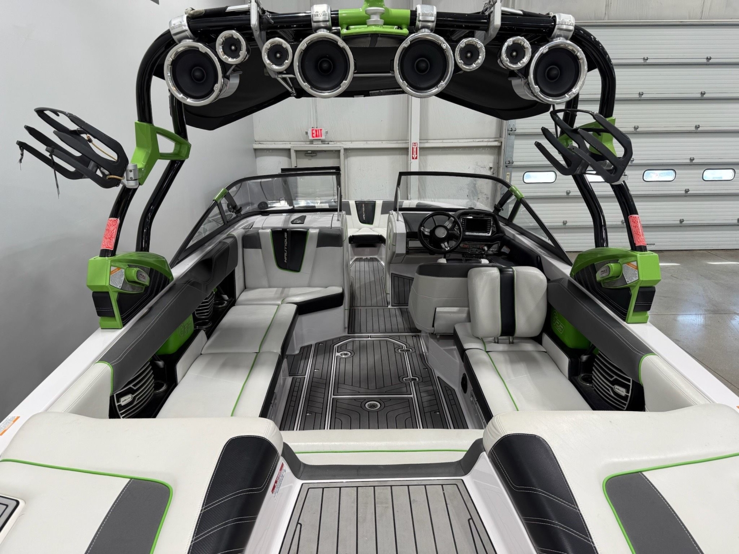 2015 Nautique G23