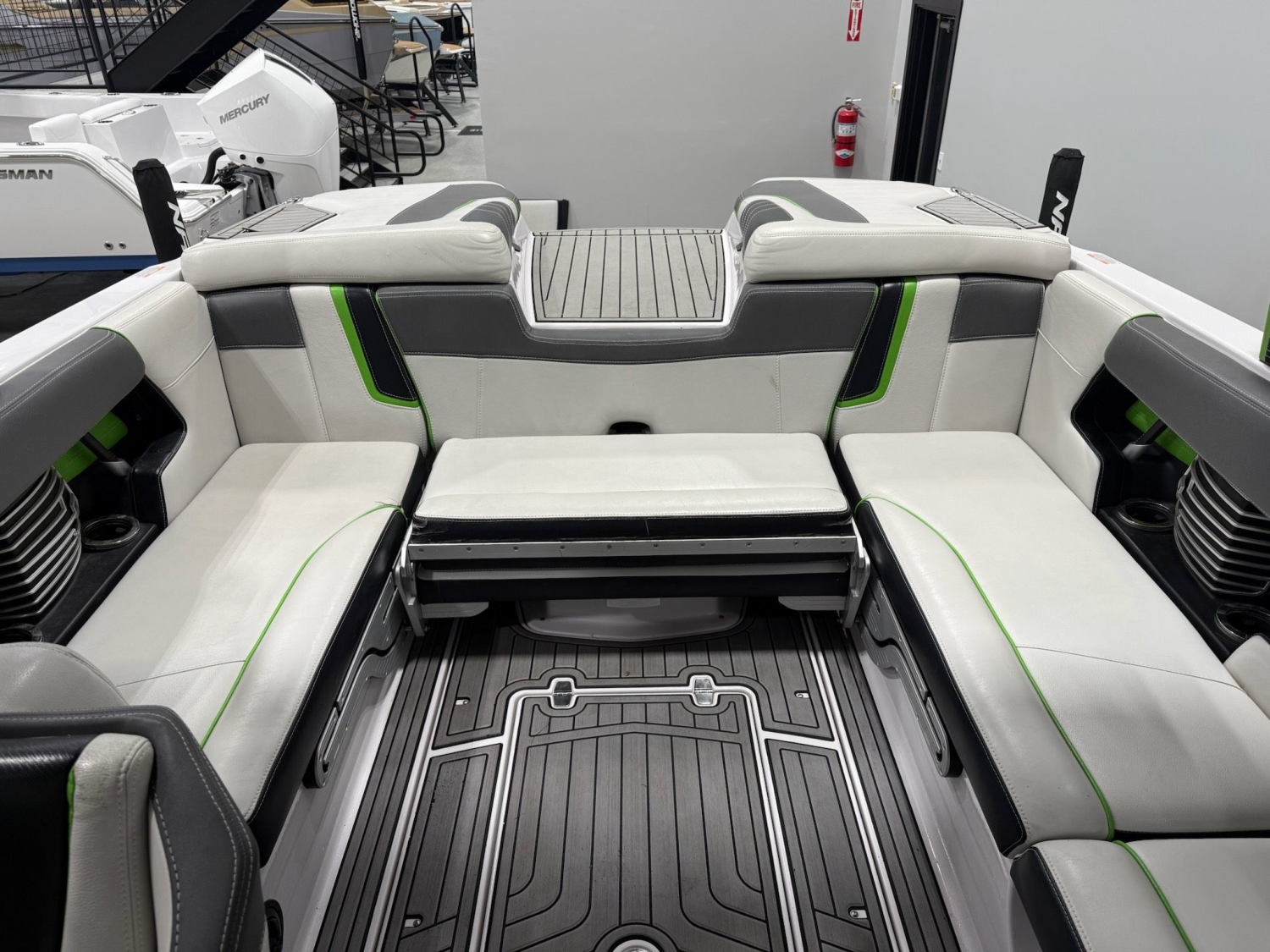 2015 Nautique G23