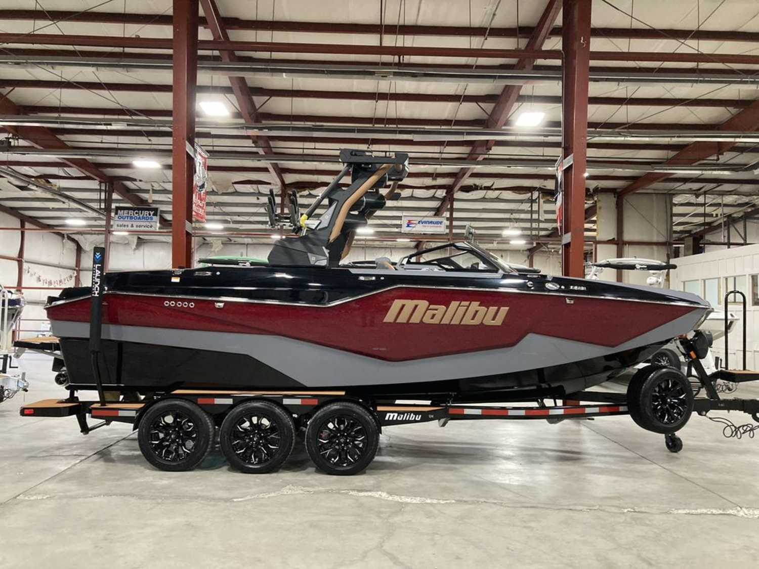 2026 Malibu Boats M242